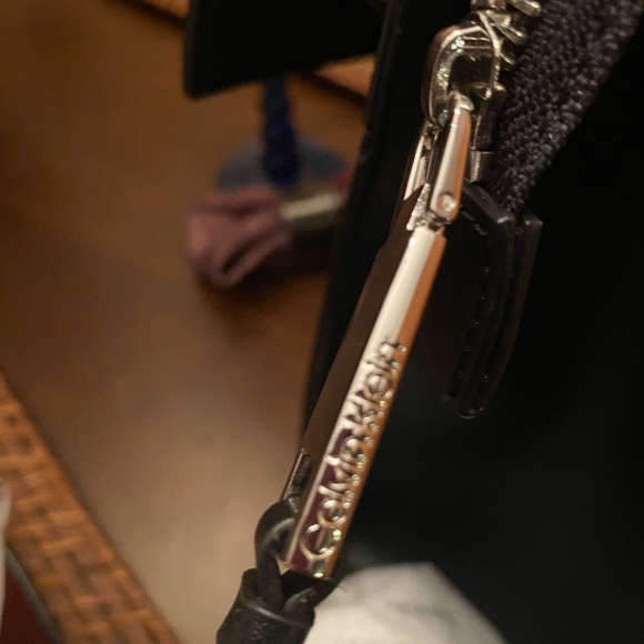 New Calvin Klein Beautiful Medium  Handbag - Picture 4 of 9